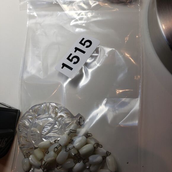 Vtg Necklace Carved Chrysanthemum Flower Mother Of Pearl Pendant And Beads 22" ❤ - Picture 6 of 6